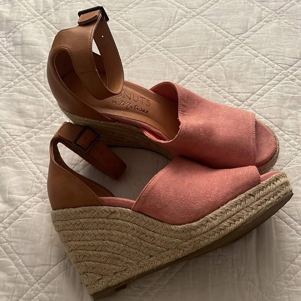 Coconuts by Matisse Flamingo Wedges